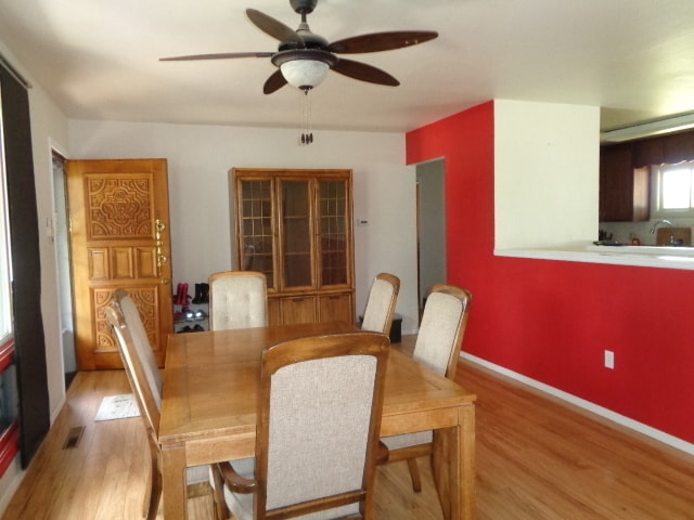 Building Photo - $1995 | 4BR/2BA | Spacious 3 bedroom For R...