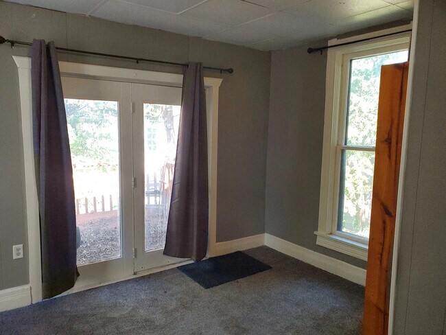 Building Photo - 1605 N Missouri Ave