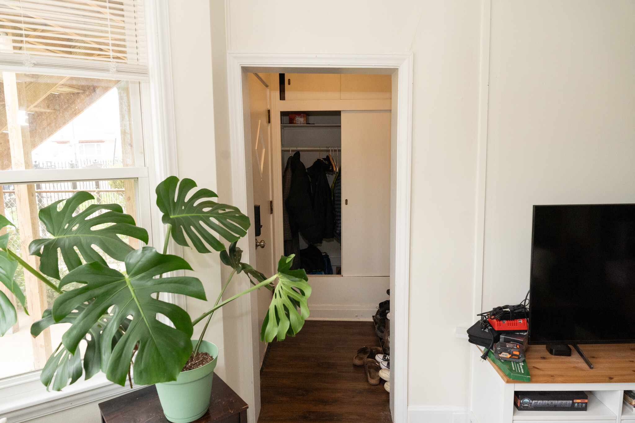 Entry-way with storage closet - 3350 W Cuyler Ave