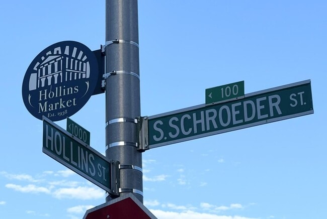 Building Photo - 1011 Hollins St