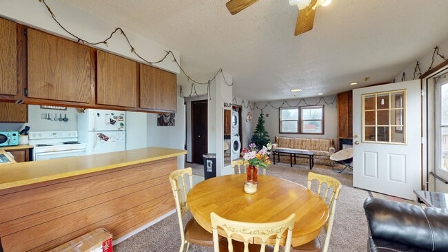 Building Photo - 3 bed duplex on Ontario