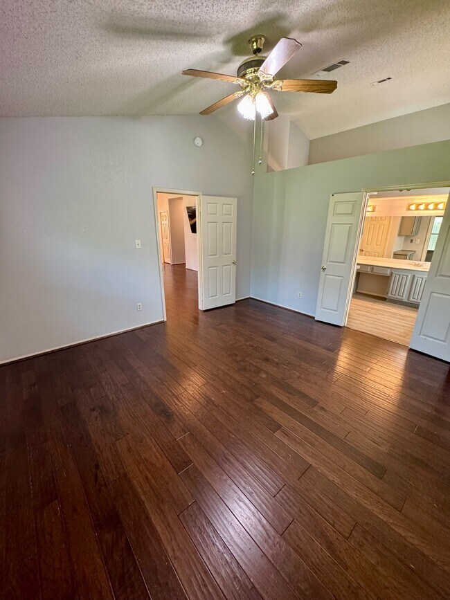 Building Photo - 4415 Seville Ln
