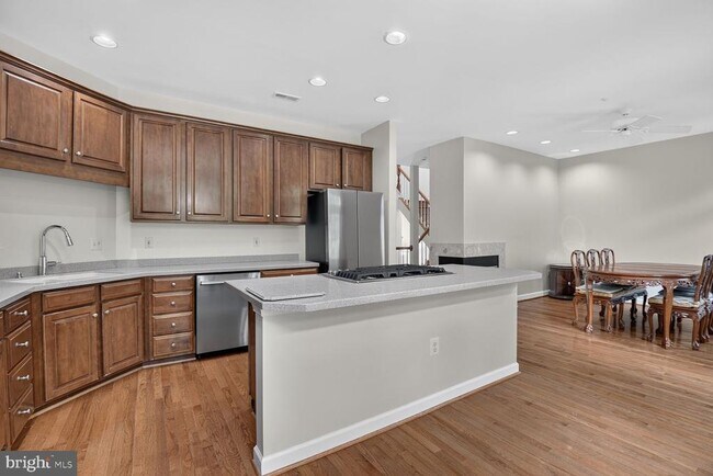 Building Photo - 11432 Cedar Ridge Dr
