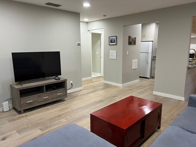 Living Room: Hallway, Kitchen - 1177 Honey Trl