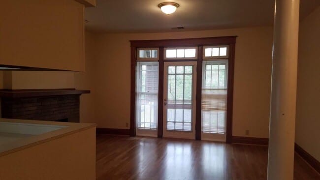 Building Photo - 6012 McPherson Ave