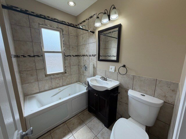Building Photo - 4741 W Van Buren St