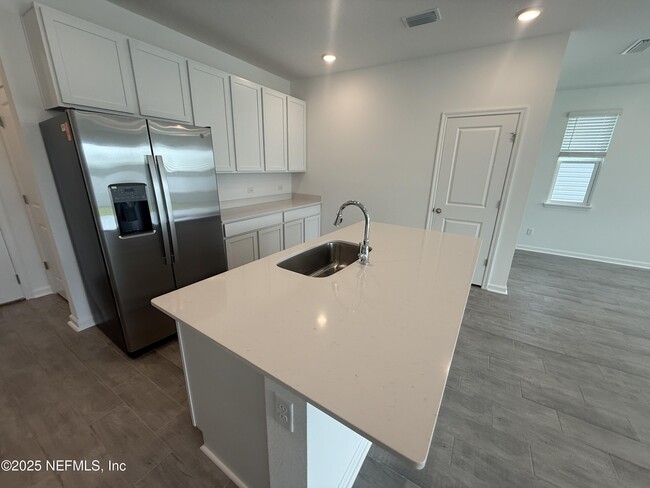 Building Photo - 6850 Rhapsody Rd
