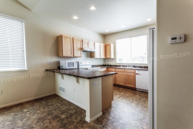 Building Photo - 318 Cherryridge Dr