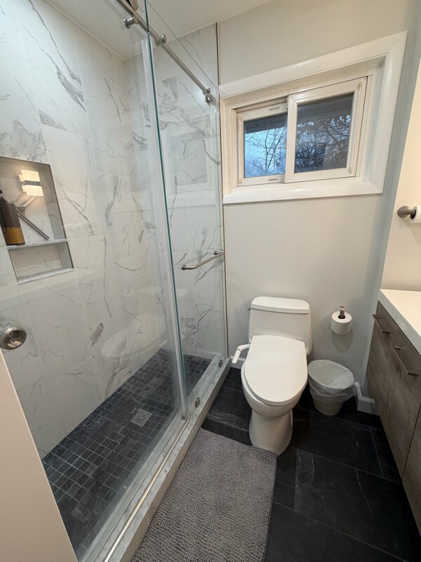 Building Photo - 3452 Quaker Ct