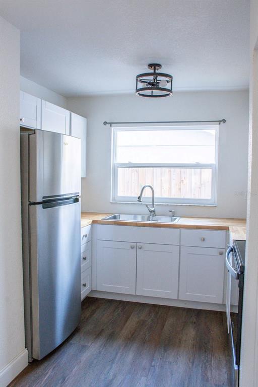 Building Photo - 6813 S Himes Ave