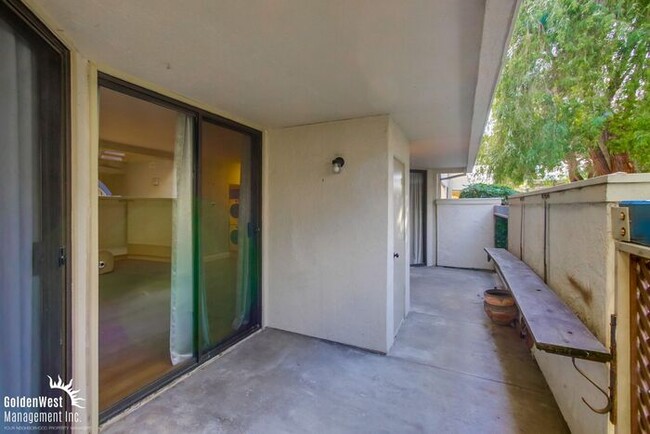 Building Photo - Updated 2Bdm 2Ba Condo in the Creekwood Co...