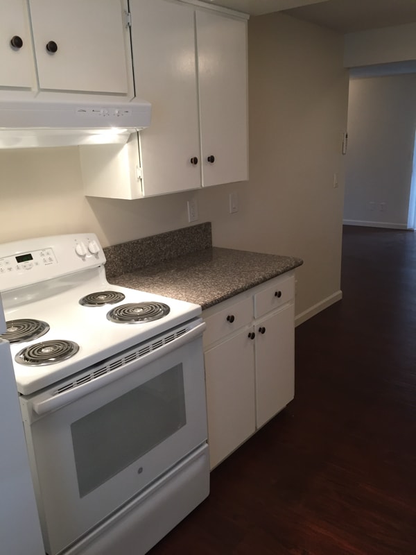 Building Photo - 301 Whitesell St W