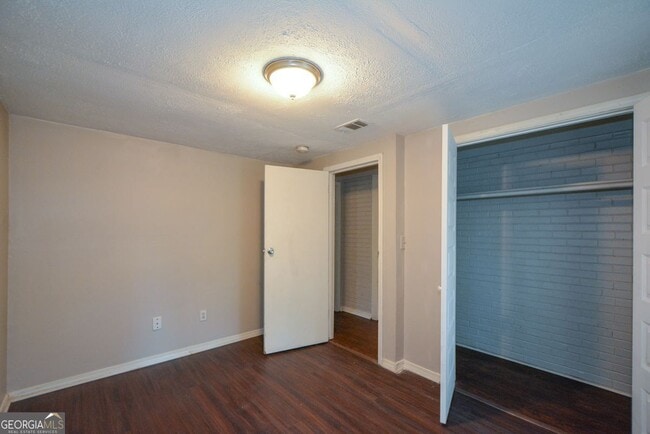 Building Photo - 2259 Nelms Dr SW