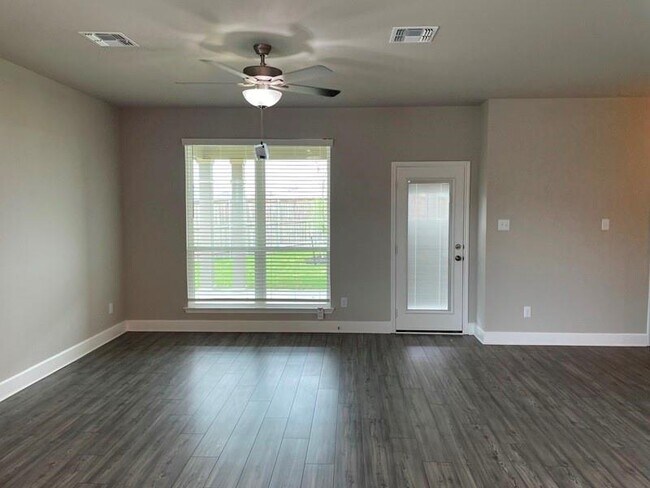 Building Photo - 5755 Redfish Ct