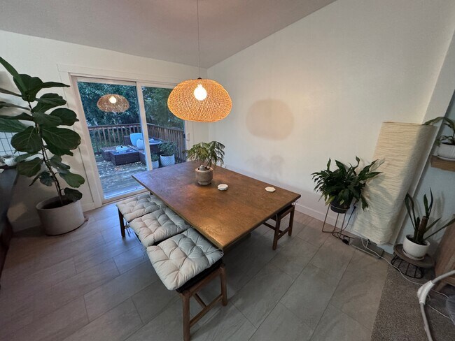 Building Photo - 15820 SE Harold Ave