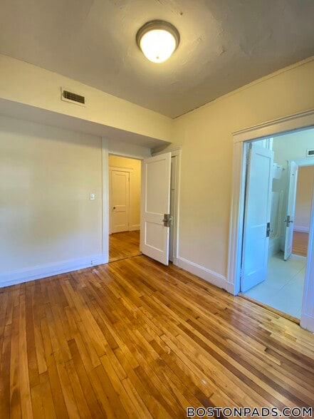 Building Photo - 26 Hamilton Rd