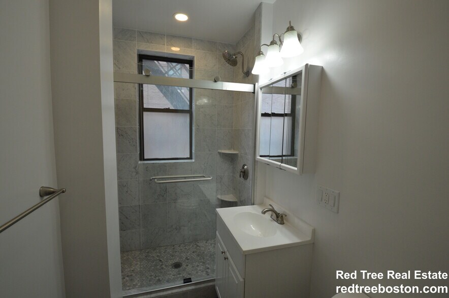 Building Photo - 11 Queensberry St