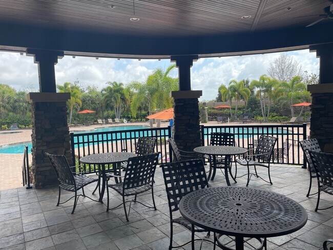 Building Photo - 6119 Maidenstone Way