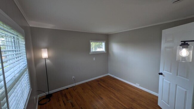 Building Photo - 121 Nesper Rd
