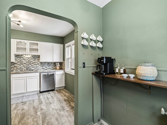 Building Photo - 3621 Silsby Rd