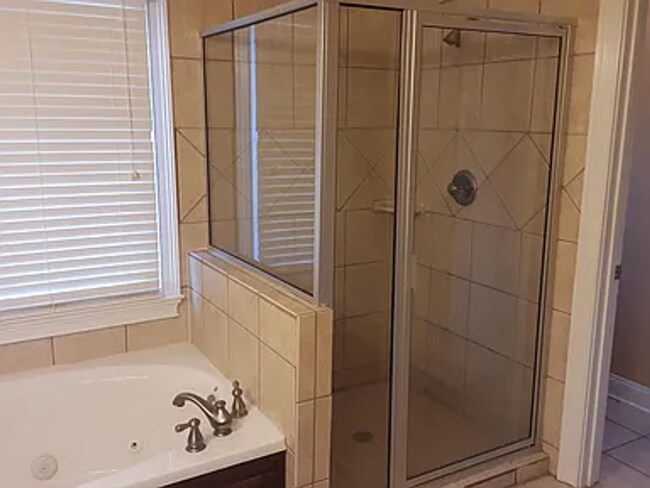 Building Photo - Perfect Family Home in Central Watkinsville