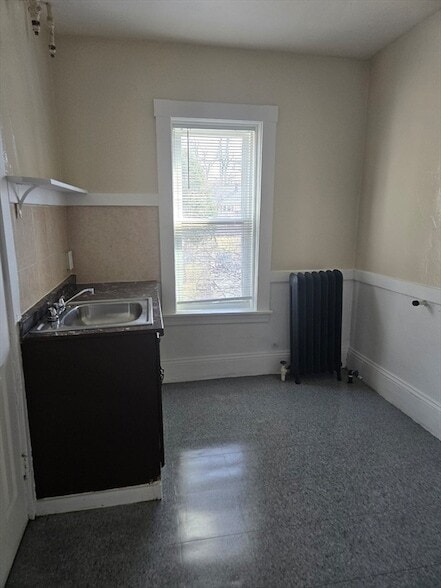 Building Photo - 240 Locust St