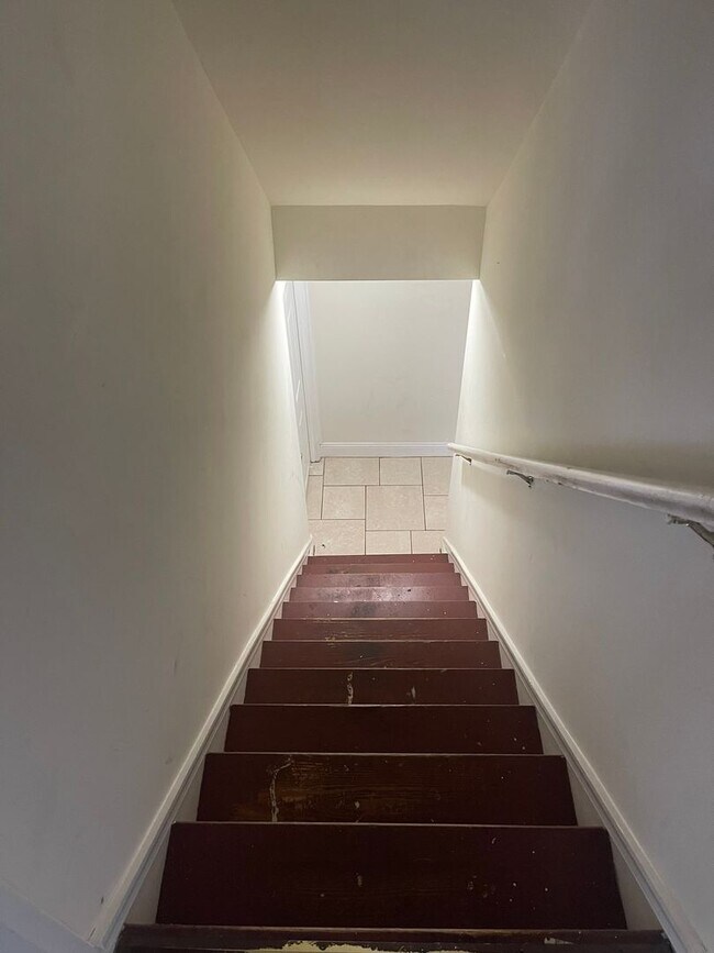 Building Photo - Alban Park Townhome