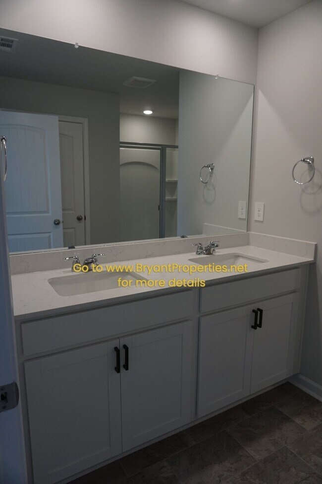 Building Photo - 1531 Rosewood Dr