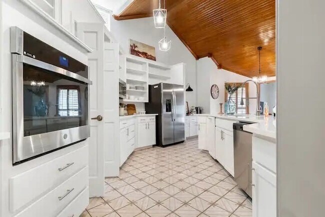 Building Photo - 7128 County Rd 319