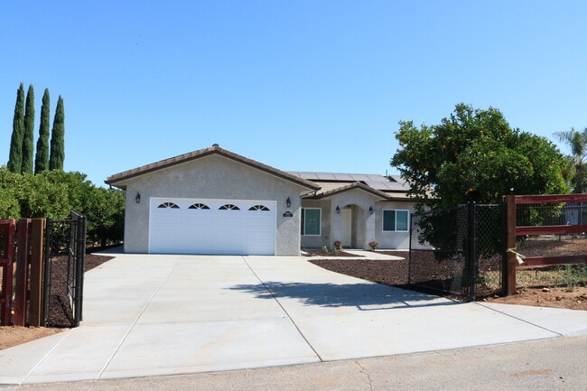 Primary Photo - 15924 Plum Ct