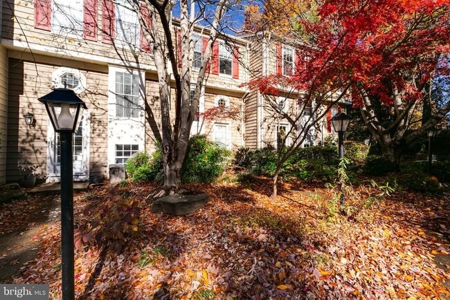 Building Photo - 1589 Woodcrest Dr