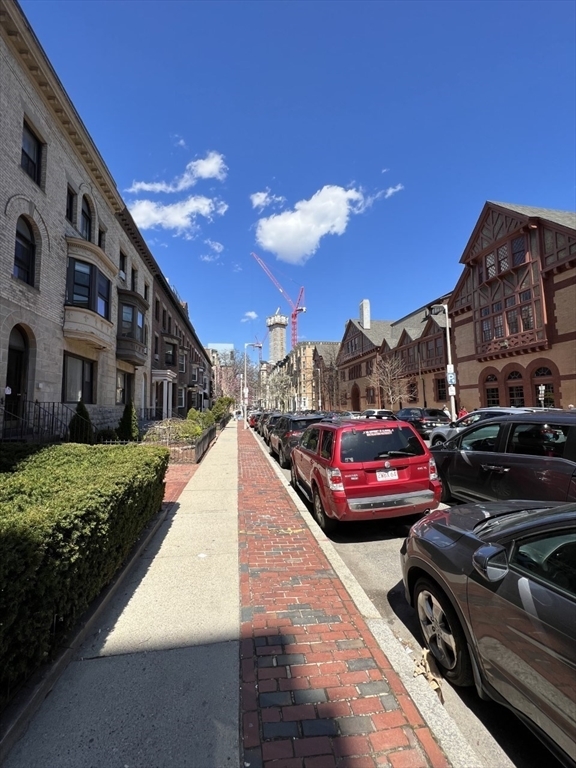 Building Photo - 65 Hemenway St