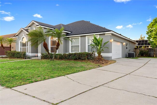 Building Photo - 9885 Montclair Cir