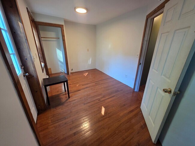 Building Photo - 15 E Parmenter St