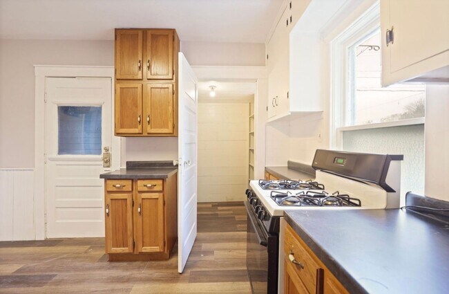 Building Photo - Charming 3-Bedroom Home on Saginaw’s East Side