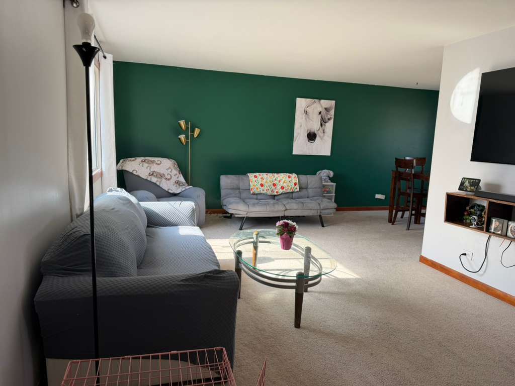 Building Photo - 800 W Beechtree Ln