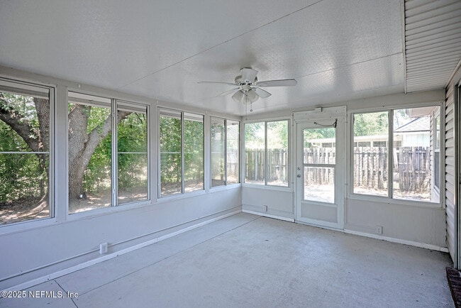 Building Photo - 7728 Pikes Peak Dr
