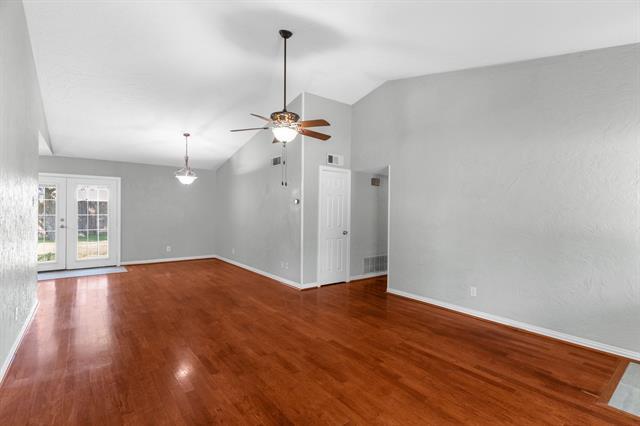 Building Photo - 1517 Williamsburg Dr