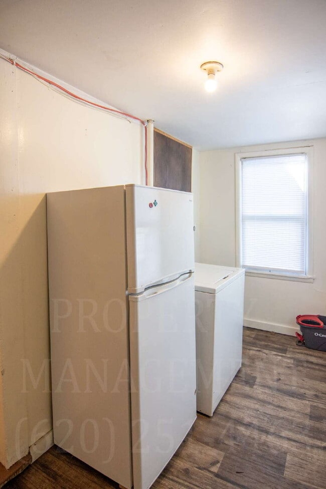 Building Photo - 2-Bedroom 1-Bathroom