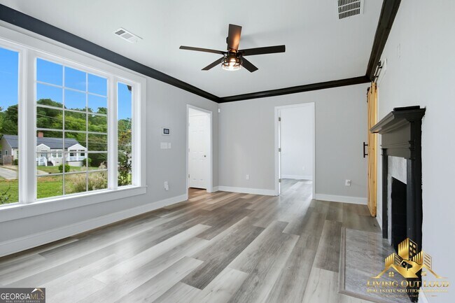 Building Photo - 1439 Westridge Rd SW