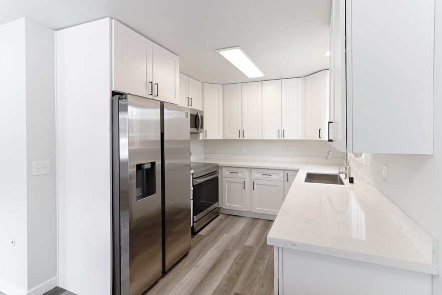 Building Photo - 8202 Mentra St