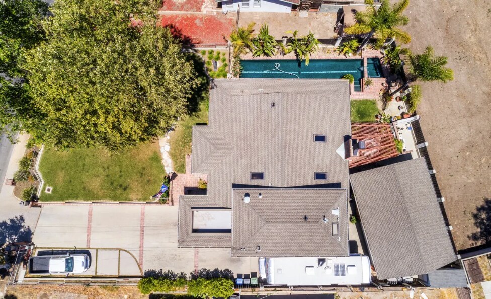 Building Photo - 1762 Los Feliz Dr