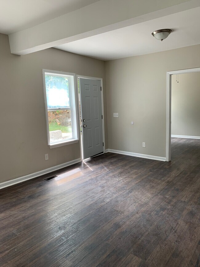 Building Photo - 2415 Booker St