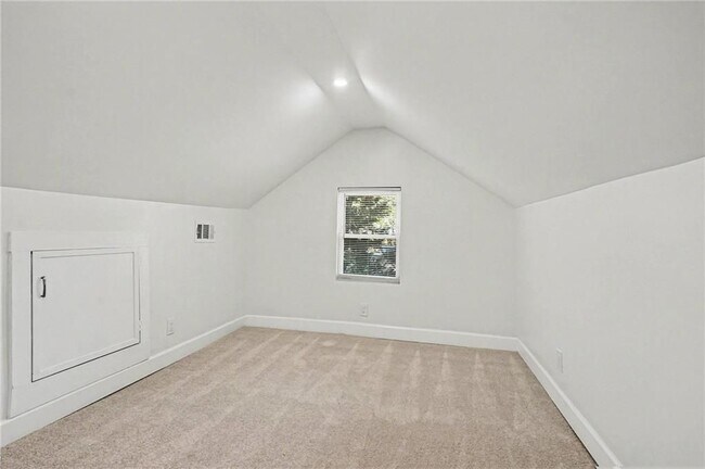 Building Photo - 1201 Walker Dr