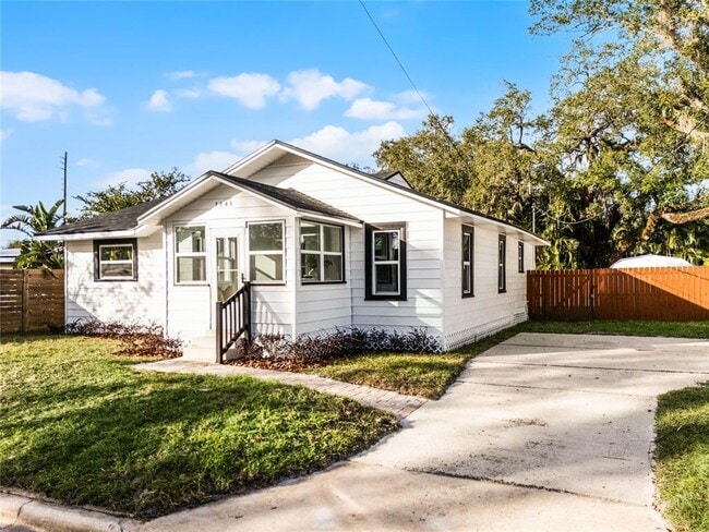 Primary Photo - 1441 Dann St