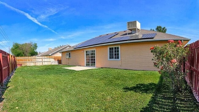 Building Photo - 2559 Janece Dr