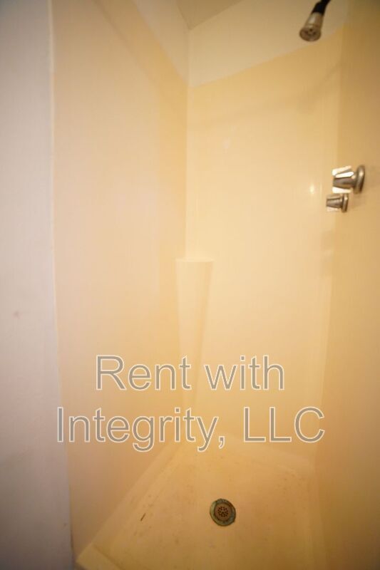 Building Photo - 1935 Temple Dr