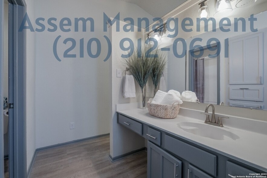 Building Photo - 7166 Gallery Ridge