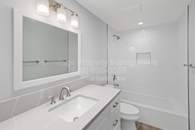 Building Photo - 1199 E 1st St