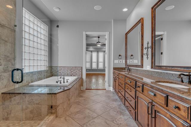 Building Photo - 3705 Falcon Dr
